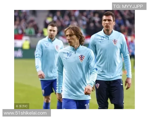 哪个足球明星选择了NB品牌鞋履引发球迷热议