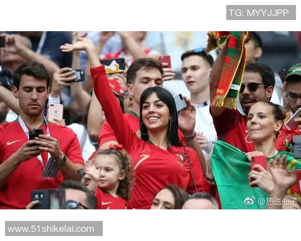 足球明星的公主女友背后的爱情故事与奢华生活揭秘